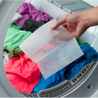 Vì sao giặt quần áo tại nhà không thơm lâu như ngoài tiệm?